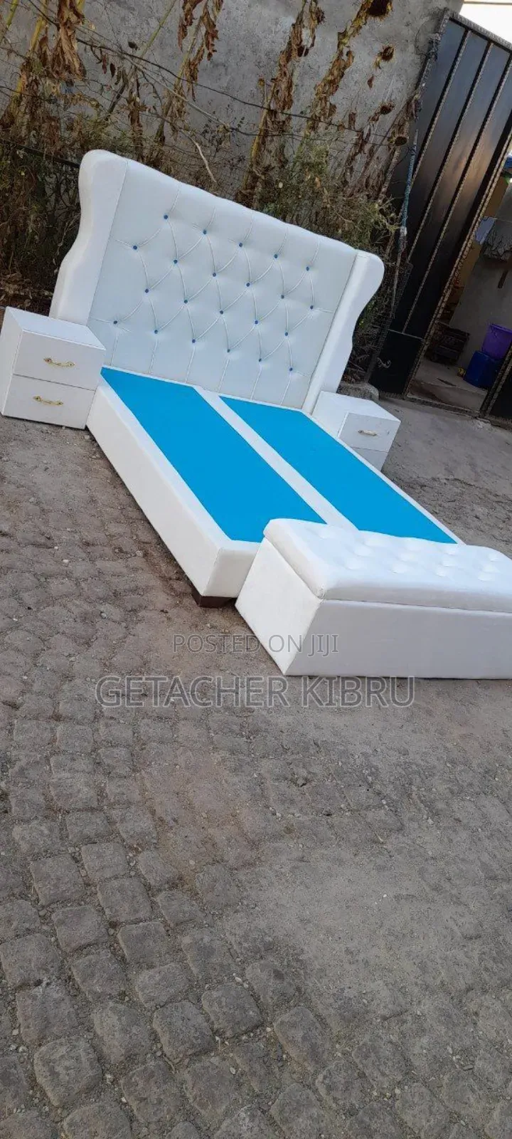 ከ ሆም ፈርኒዘር አልጋዎች