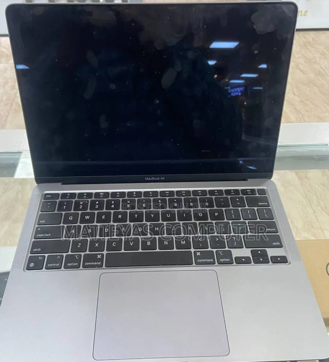 New Laptop Apple MacBook Air 2020 M1 8GB Apple M1 SSD 256GB