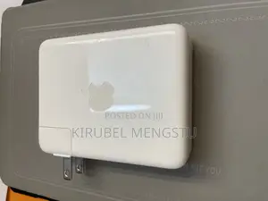 Photo - Apple Macbook Type-C Charger 140w