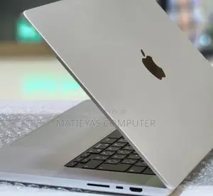 Photo - New Laptop Apple MacBook Pro M1 32GB Apple M1 SSD 512GB