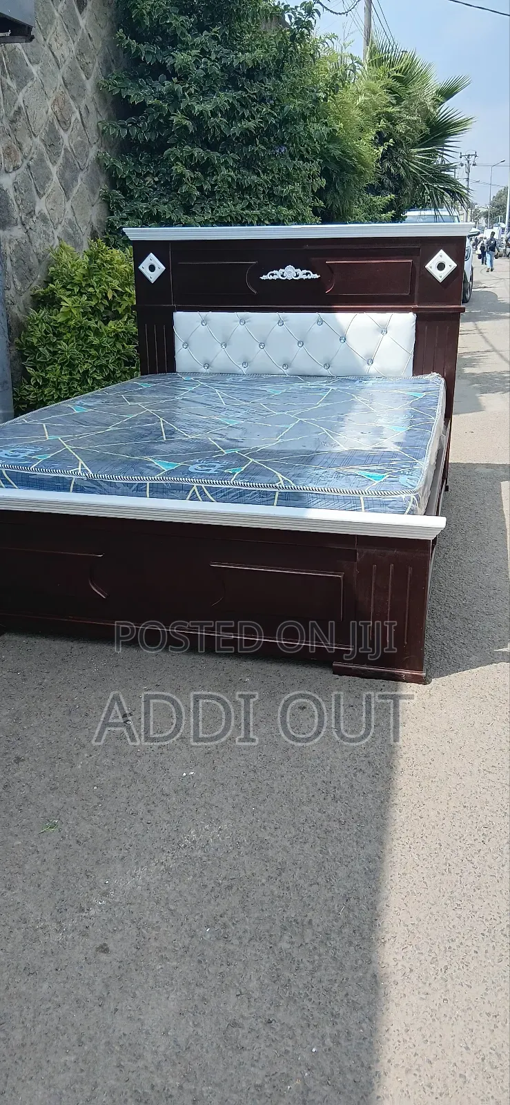 ሜትር ከሃምሳ አልጋ