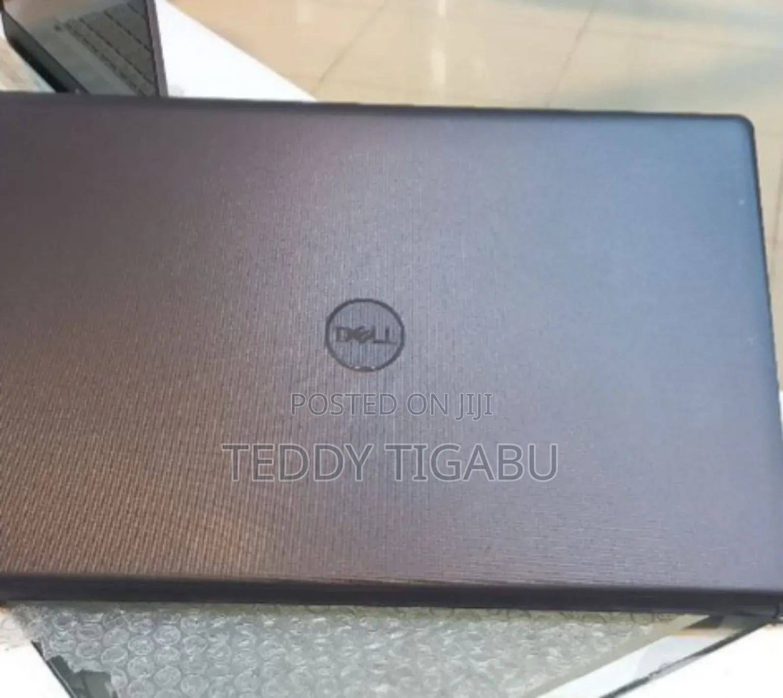 New Laptop Dell Vostro 3520 8GB Intel Core I5 SSD 1T