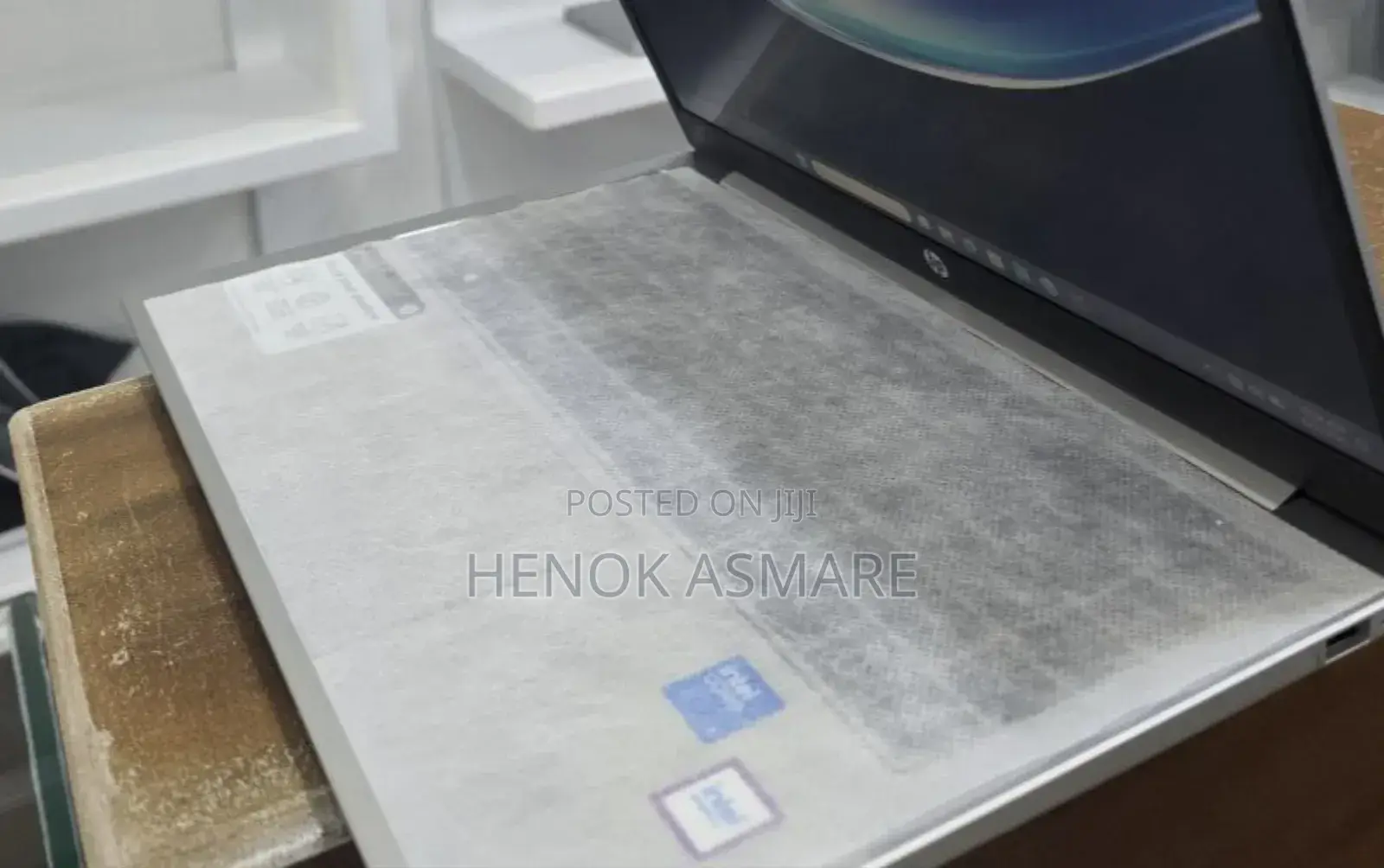 New Laptop HP 14-Ep0063 12GB Intel Core I3 SSD 512GB