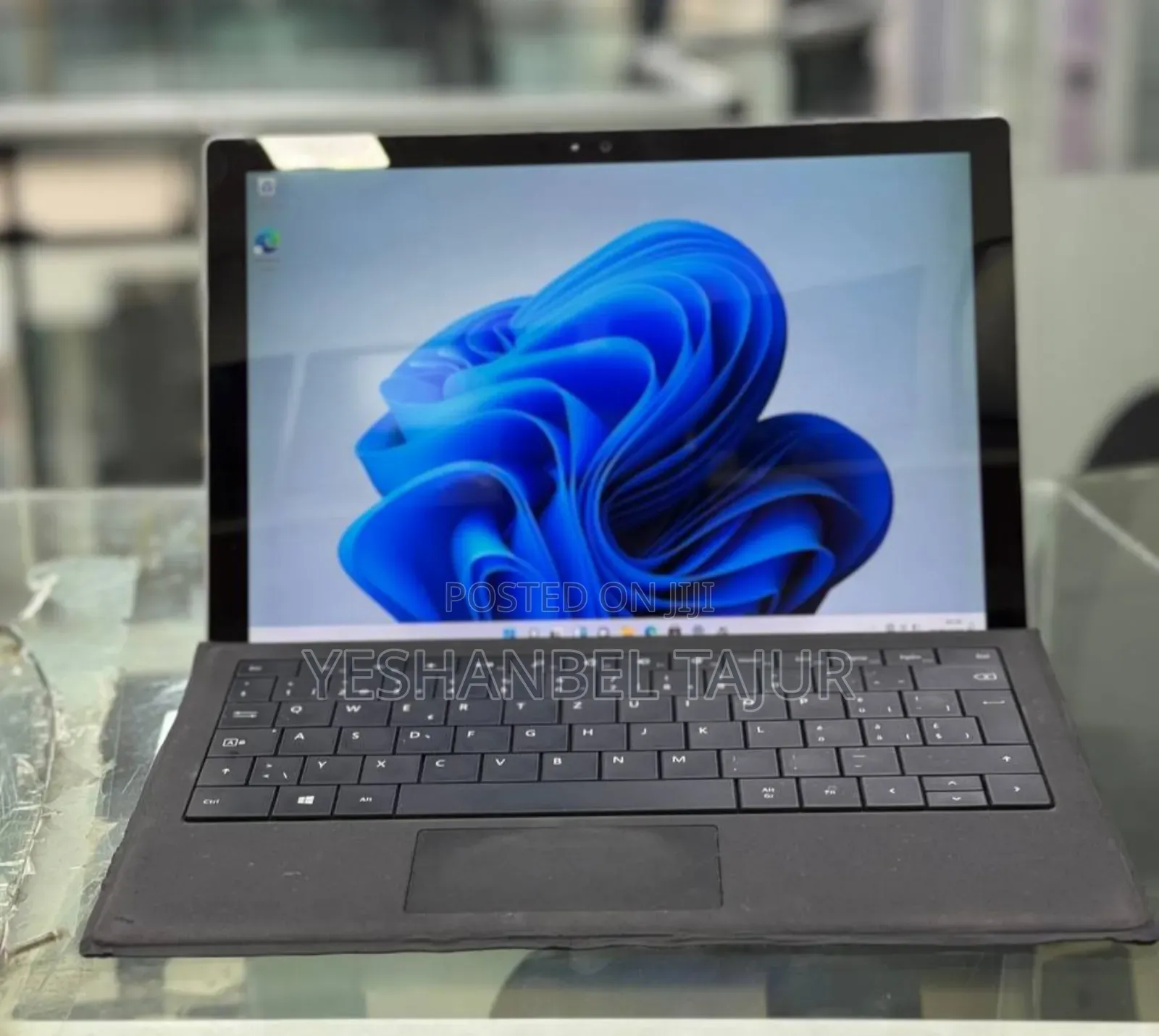 New Laptop Microsoft Surface Pro 16GB Intel Core I7 SSD 256GB