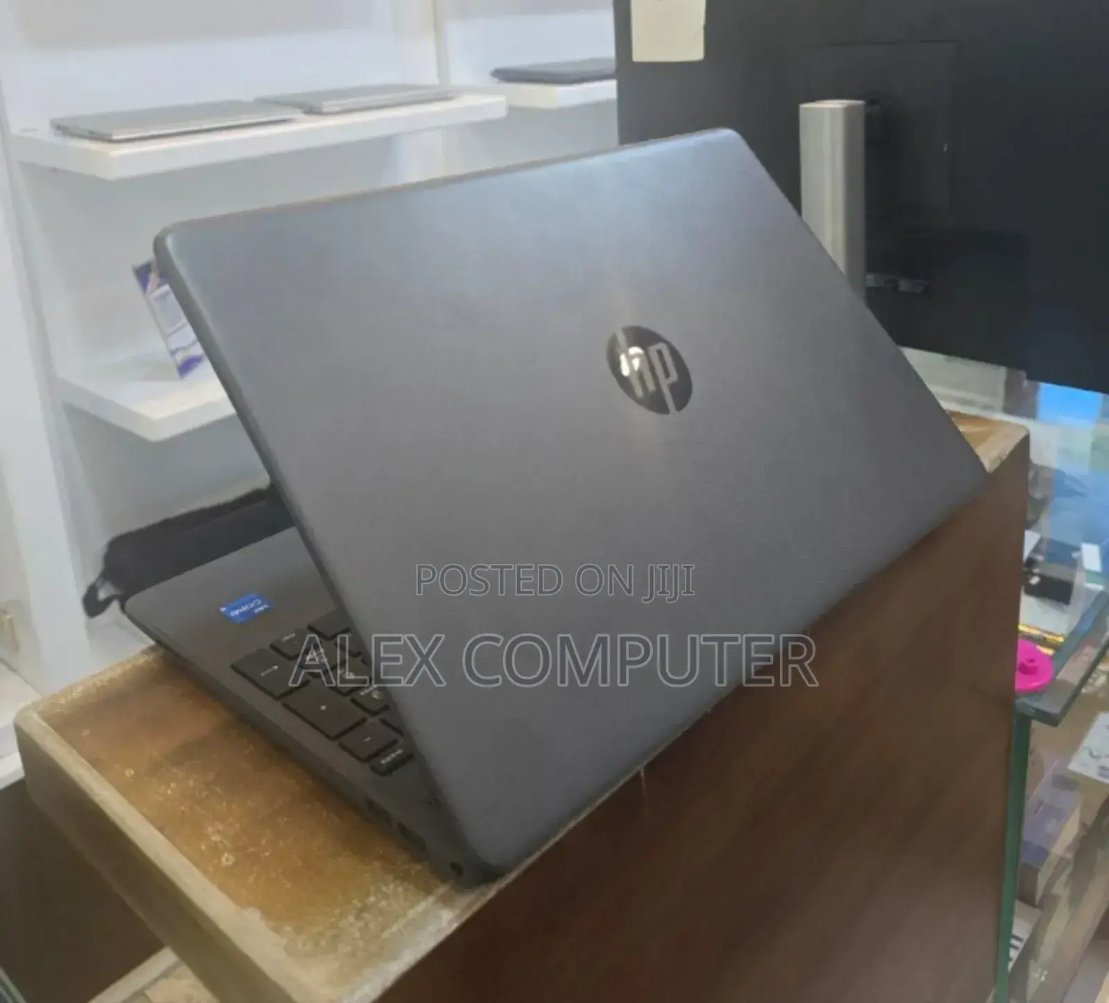 New Laptop HP Stream Notebook 8GB Intel Core I5 SSD 1T