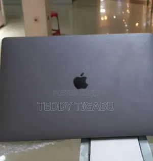 Photo - New Laptop Apple MacBook Pro 2016 16GB Intel Core I7 SSD 512GB