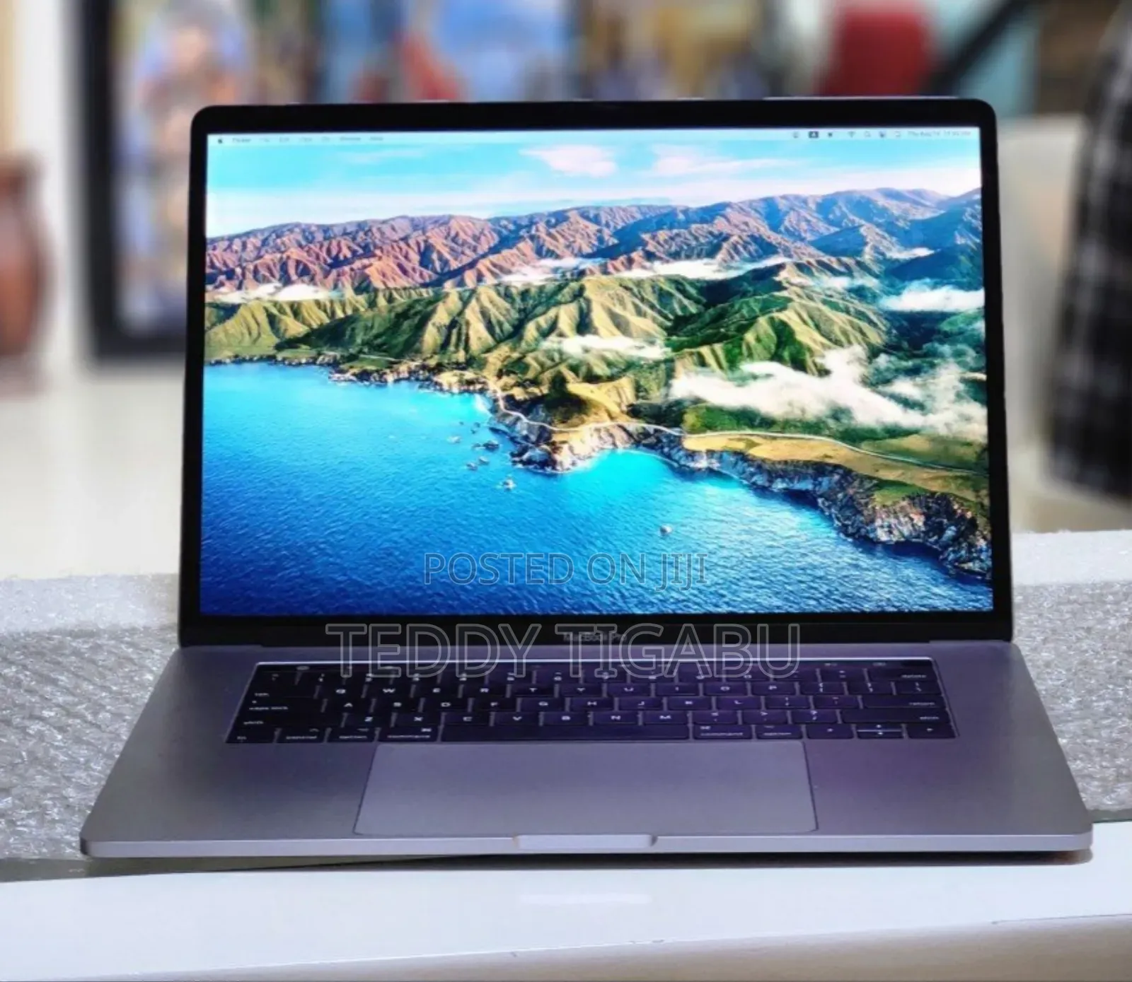 New Laptop Apple MacBook Pro 2017 16GB Intel Core I7 SSD 512GB