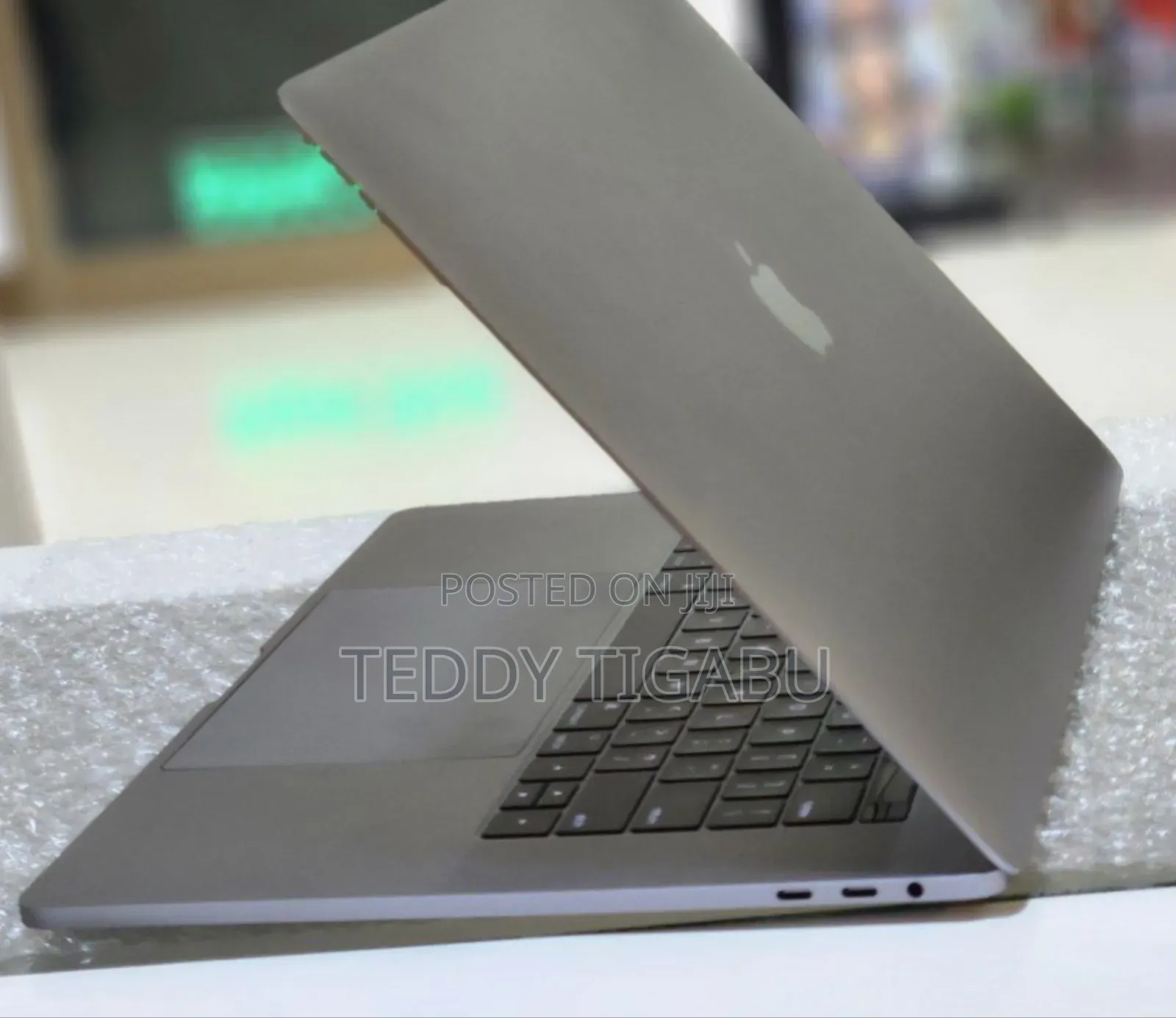 New Laptop Apple MacBook Pro 2017 16GB Intel Core I7 SSD 512GB