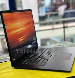 New Laptop Microsoft Surface 8GB Intel Core I5 SSD 512GB