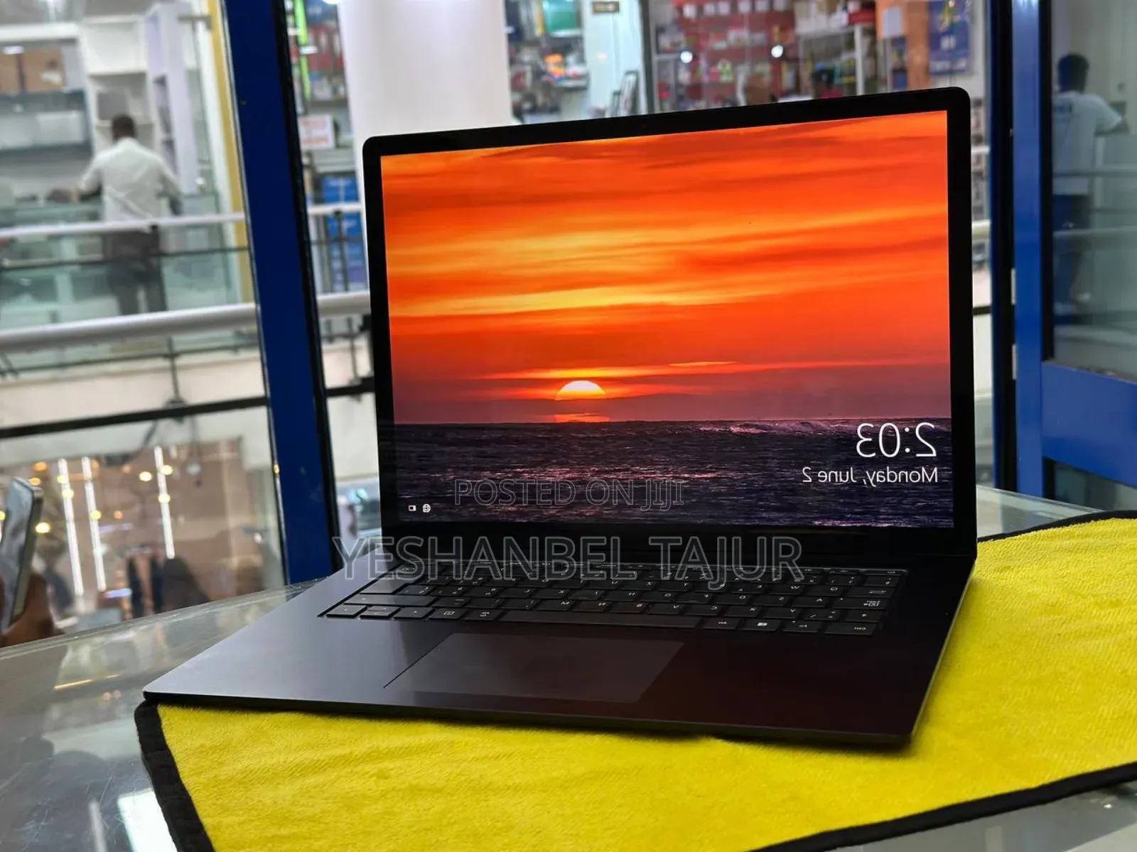 New Laptop Microsoft Surface 8GB Intel Core I5 SSD 512GB