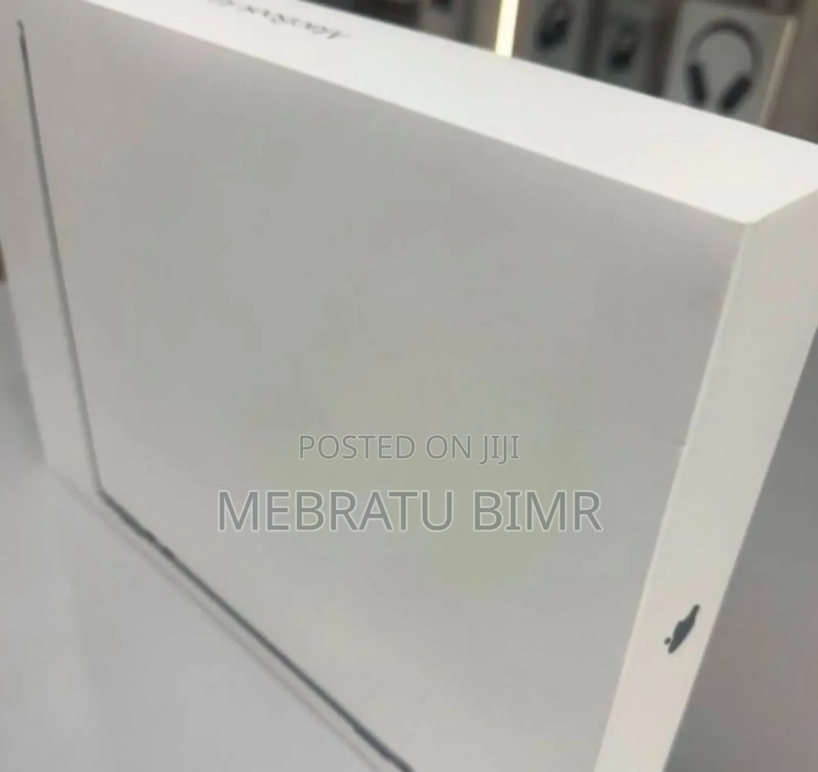 New Laptop Apple MacBook Air 2025 M4 13-Inch 16GB Apple M4 SSD 256GB