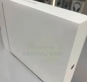 New Laptop Apple MacBook Air 2025 M4 13-Inch 16GB Apple M4 SSD 256GB