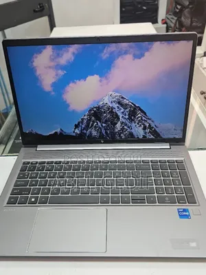 New Laptop HP ZBook 15u 32GB Intel Core I7 SSD 512GB