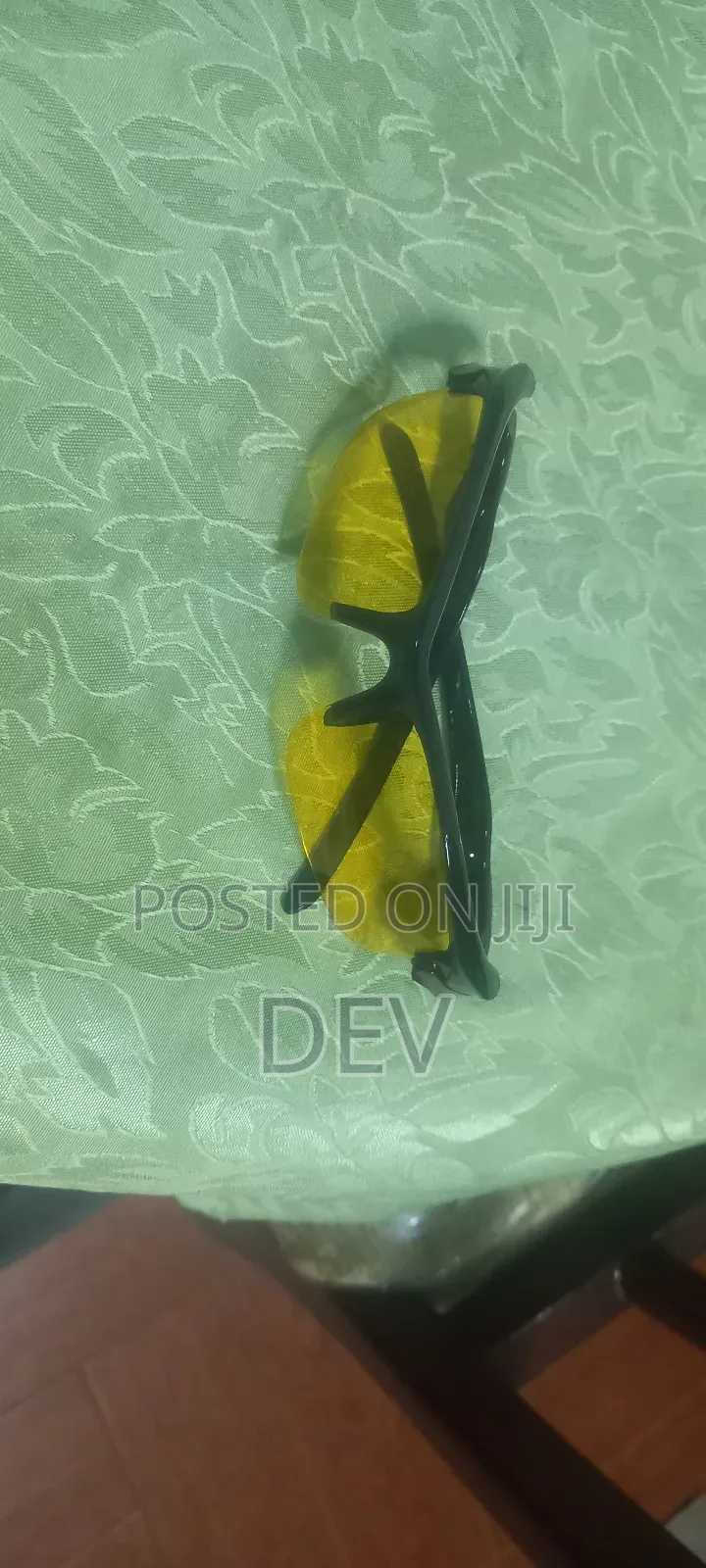 Night Driving Glass በምሽት ከተቃራኒ ተሽከርካሪዎች የሚመጣን መብራት የሚከላከሉበት