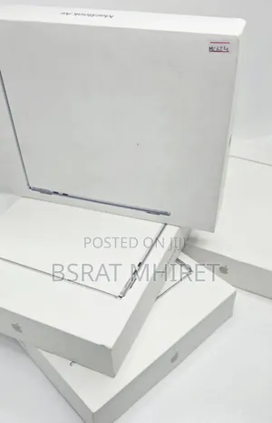 Photo - New Laptop Apple MacBook Air 2025 M4 13-Inch 16GB Apple M4 SSD 256GB