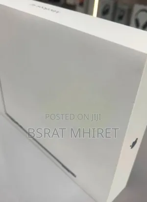 New Laptop Apple MacBook Air 2025 M4 13-Inch 16GB Apple M4 SSD 256GB