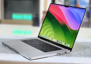 New Laptop Apple MacBook Pro M1 32GB Apple M1 Pro SSD 512GB