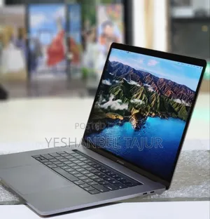 New Laptop Apple MacBook Pro 2017 16GB Intel Core I7 SSD 512GB