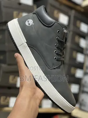 Photo - Timberland Black Cement Mid Boots Size 44 and 45