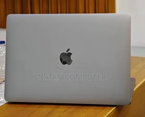 New Laptop Apple MacBook Pro 2020 M1 8GB Intel Core I5 SSD 256GB