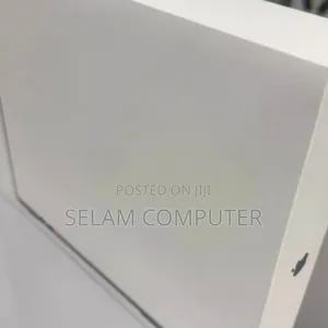 Photo - New Laptop Apple MacBook Pro 2024 M4 14-Inch 16GB Apple M4 SSD 256GB