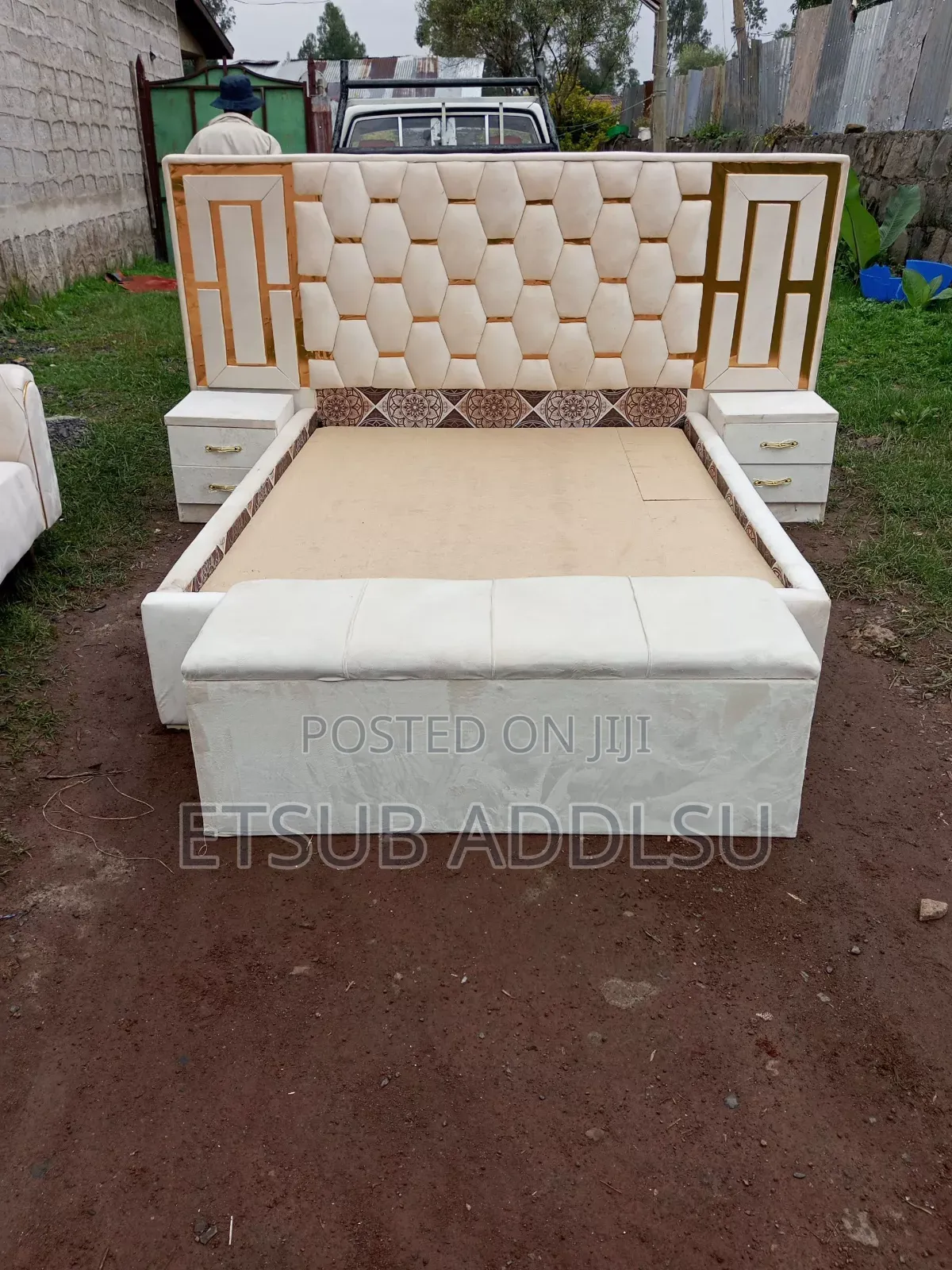 የታፒሴሪ አልጋ 1.50