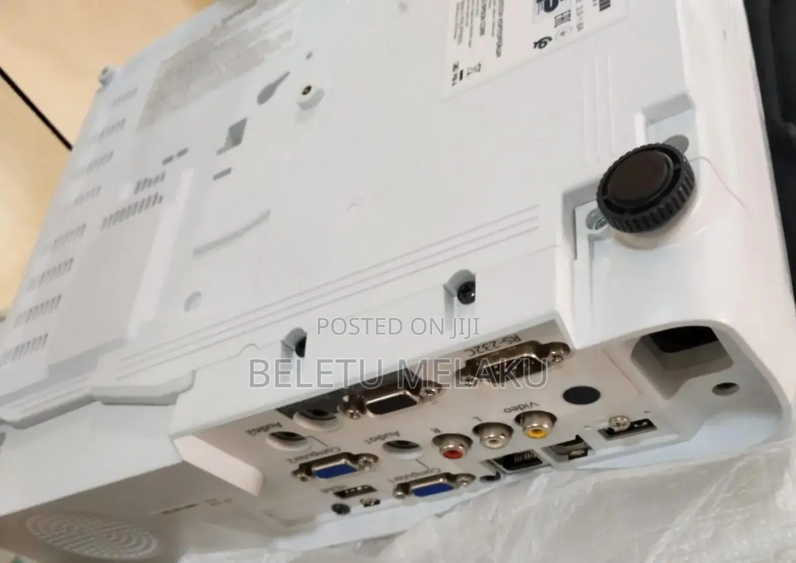 Brand New Epson Projector With Manual Cd And Cartoon