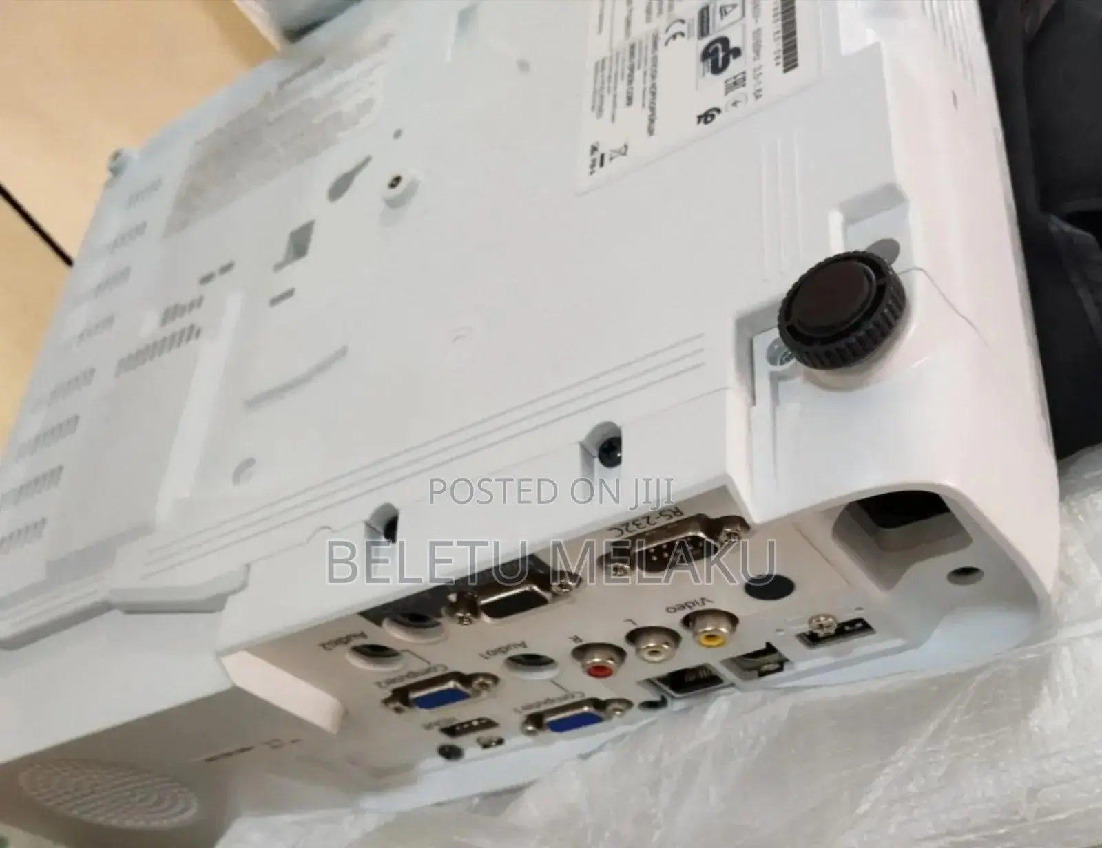 Brand New Epson Projector With Manual Cd And Cartoon