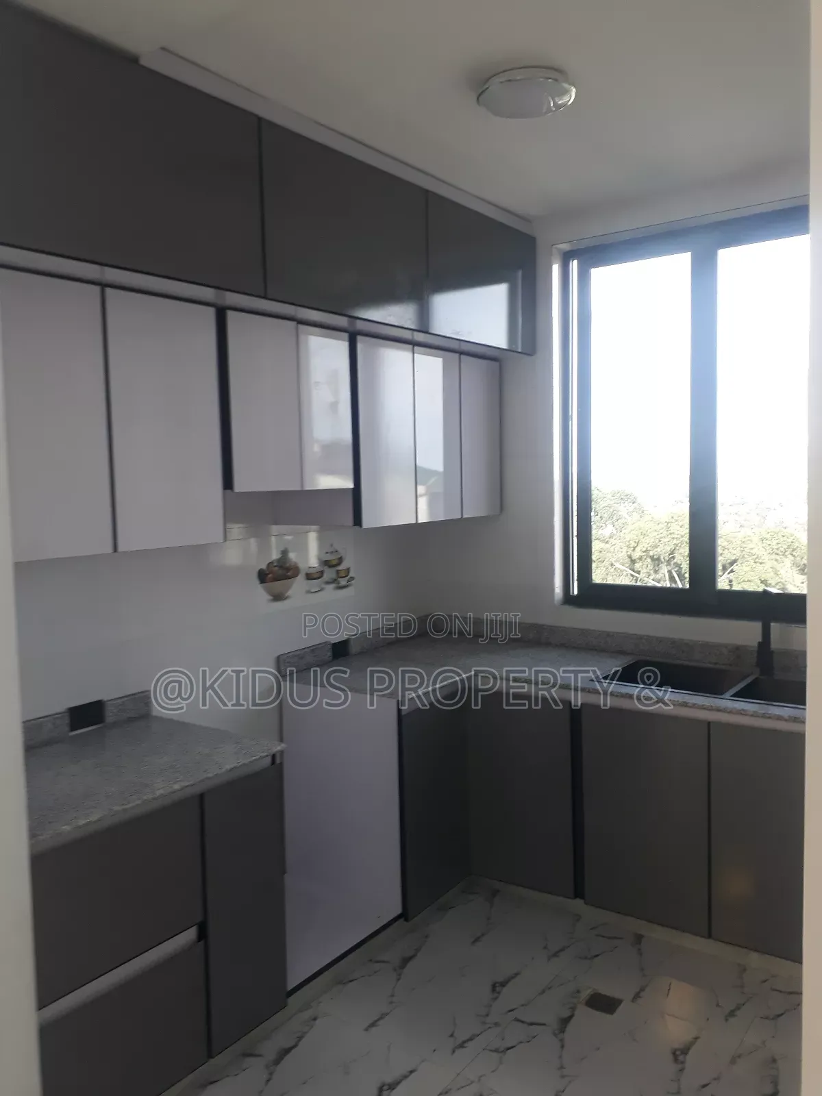 2bdrm Apartment in Mekanisa, Nifas Silk-Lafto for rent