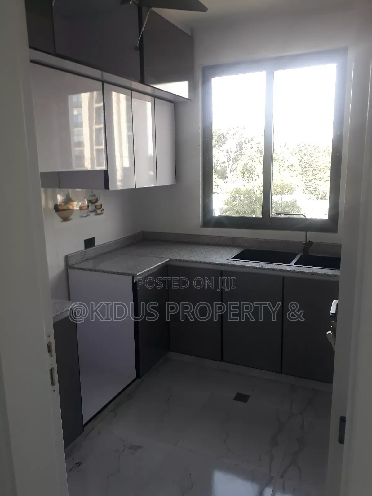 2bdrm Apartment in Mekanisa, Nifas Silk-Lafto for rent