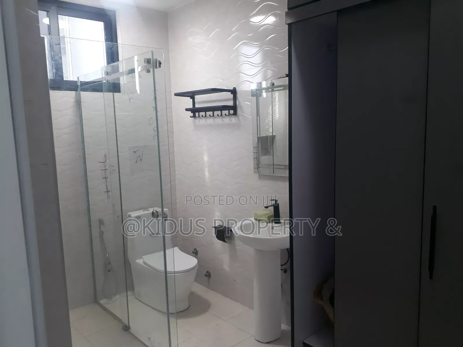 2bdrm Apartment in Mekanisa, Nifas Silk-Lafto for rent