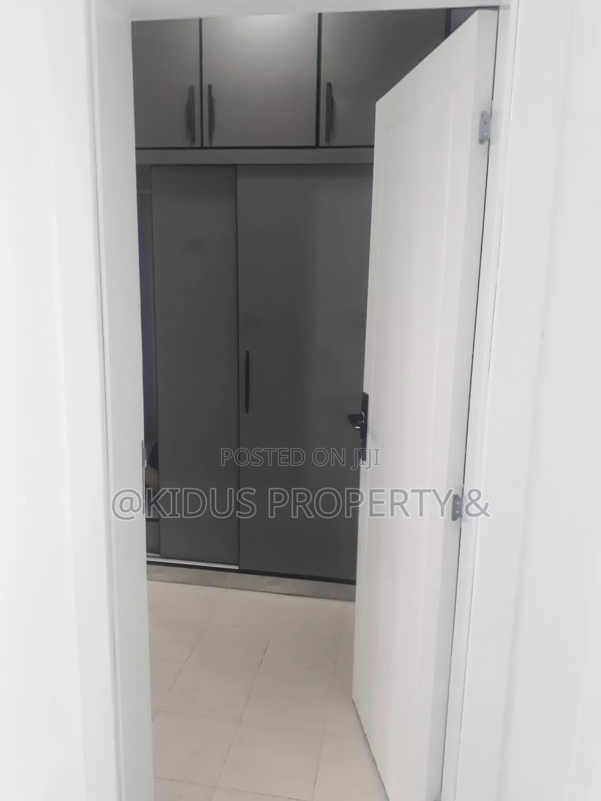 2bdrm Apartment in Mekanisa, Nifas Silk-Lafto for rent