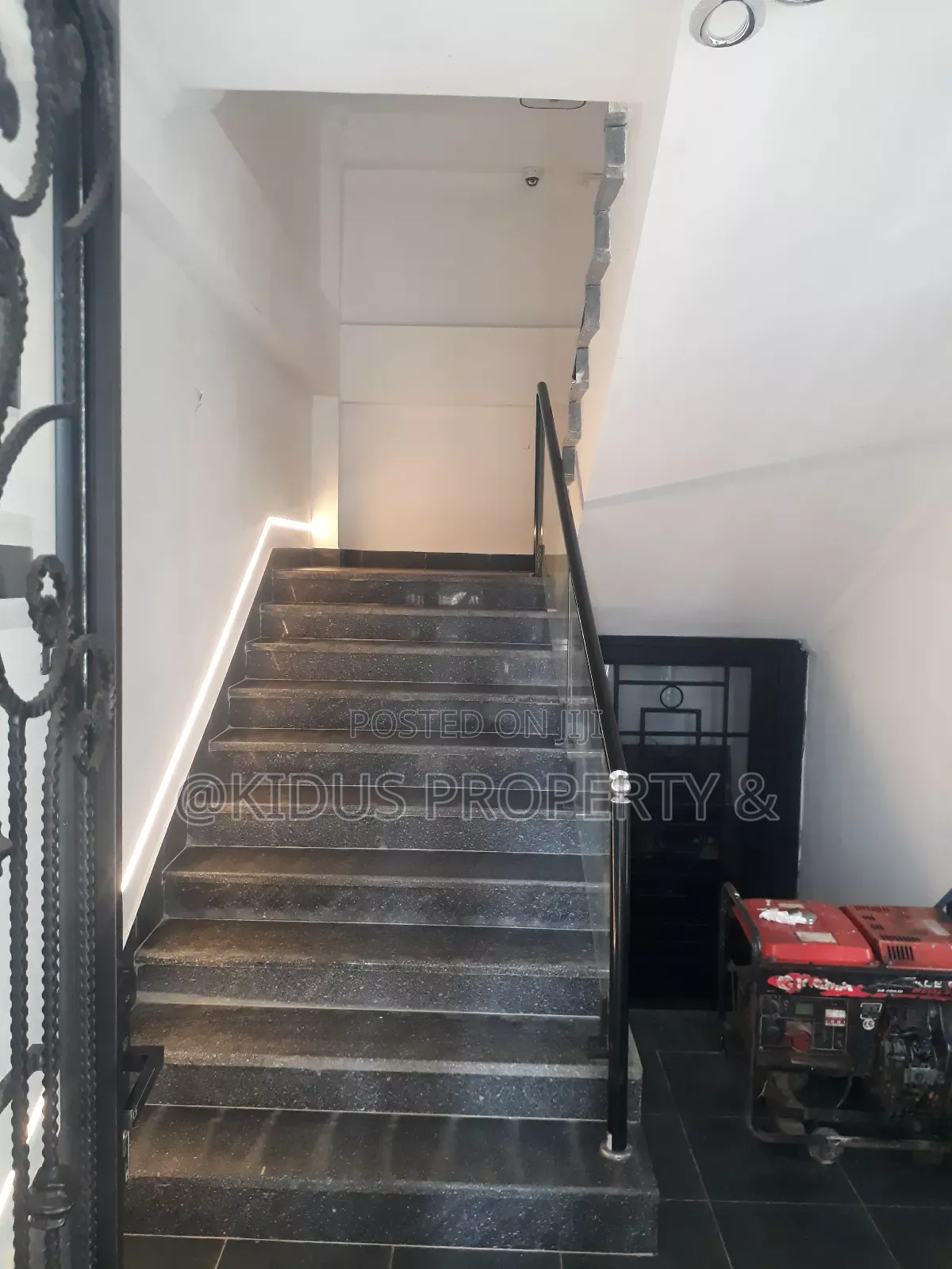 2bdrm Apartment in Mekanisa, Nifas Silk-Lafto for rent