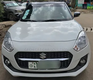 Suzuki Swift 2022 White