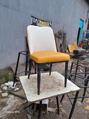 Photo - Quality የካፌ የሬስቶራንት የሆቴል የባር ወምበርና ጠረጼዛ