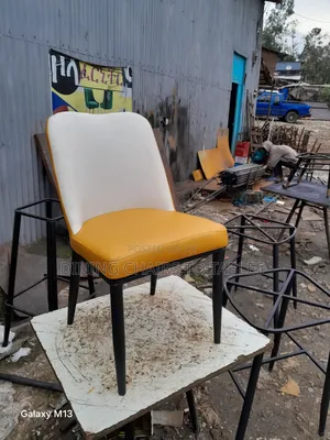 Quality የካፌ የሬስቶራንት የሆቴል የባር ወምበርና ጠረጼዛ