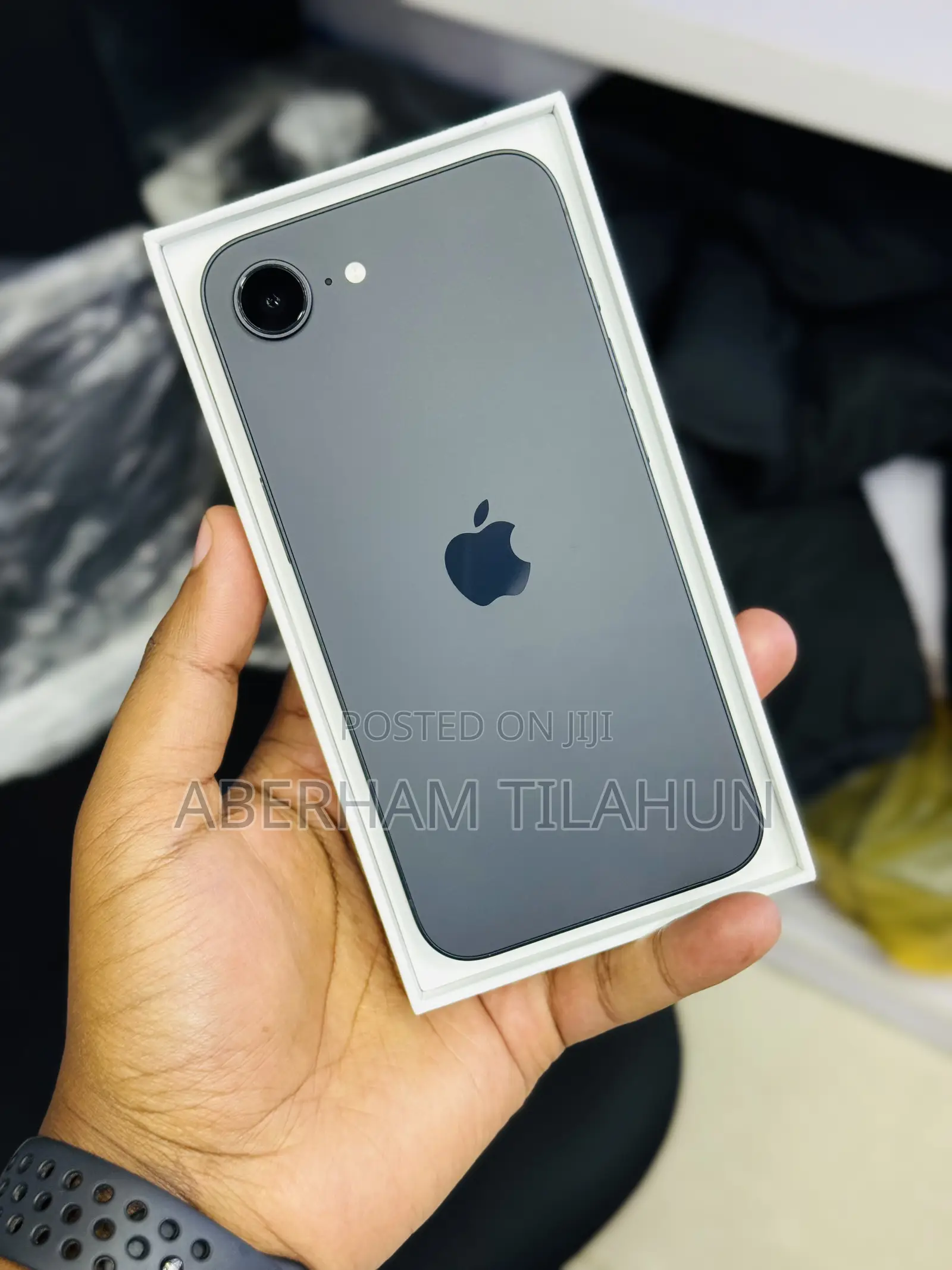 New Apple iPhone 16e 128 GB Black