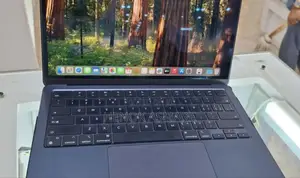 New Laptop Apple MacBook Air 2022 M2 8GB SSD 256GB