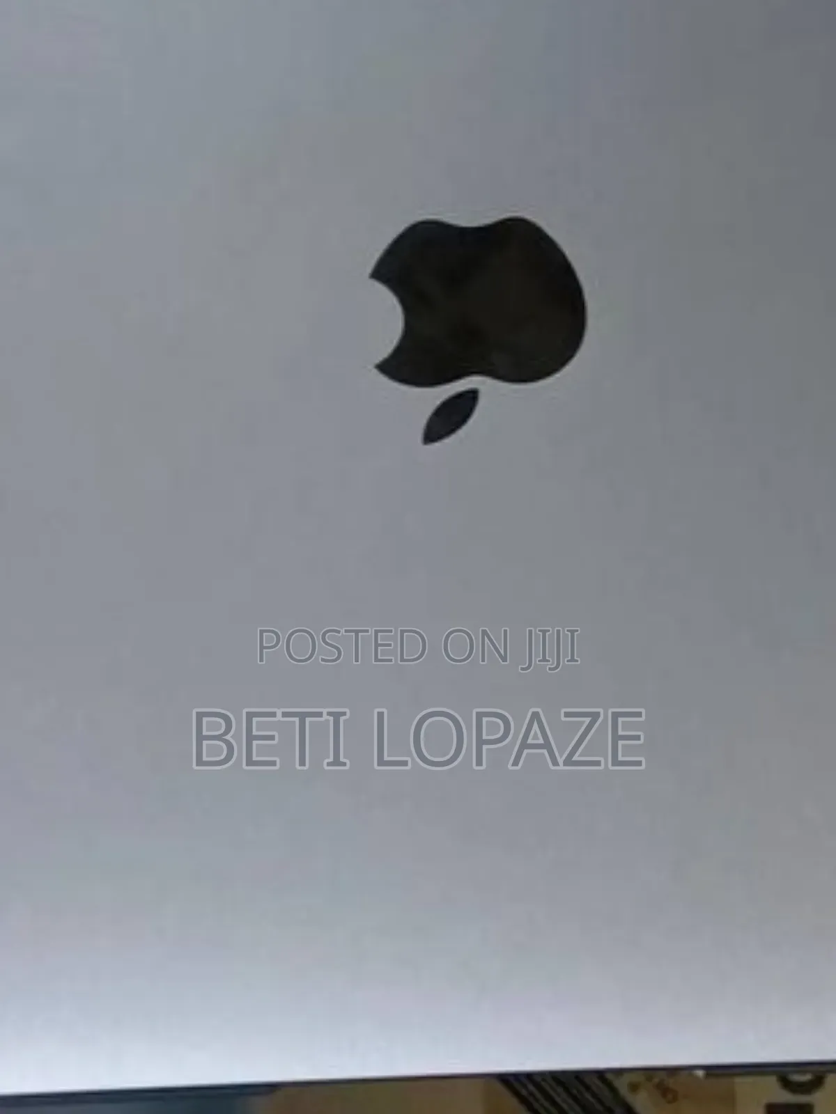 New Laptop Apple MacBook Pro M1 8GB Intel Core I5 SSD 256GB