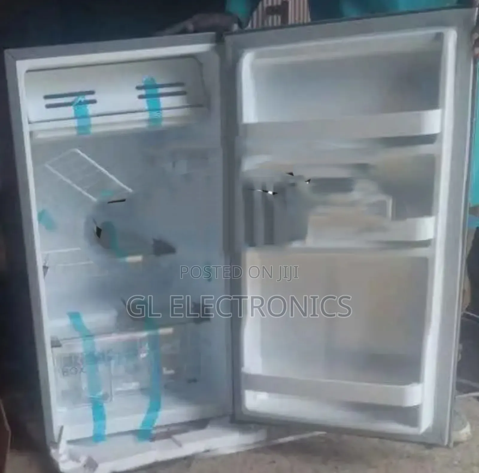 Media 142l Refrgrator