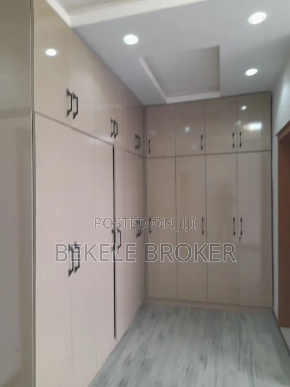 Furnished 3bdrm Apartment in አፓርትመንት, Bole for sale