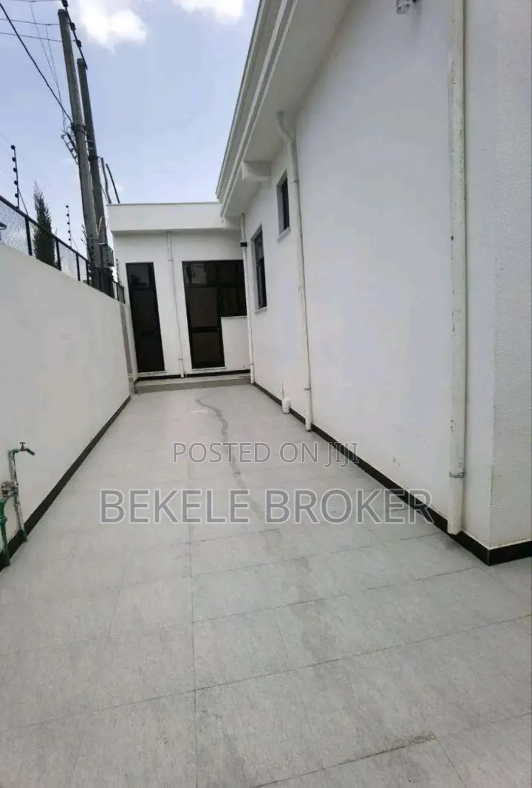 Furnished 5bdrm Villa in ቪለ ቤት, Bole for sale