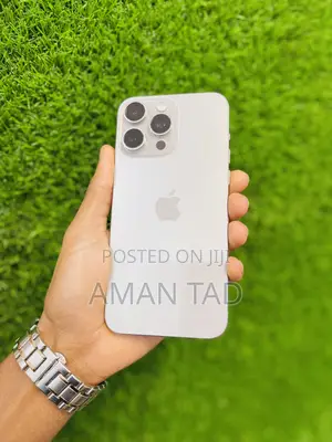 Photo - New Apple iPhone 15 Pro Max 256 GB Silver