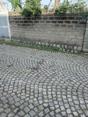 Furnished 3bdrm Villa in 02, Yeka for sale