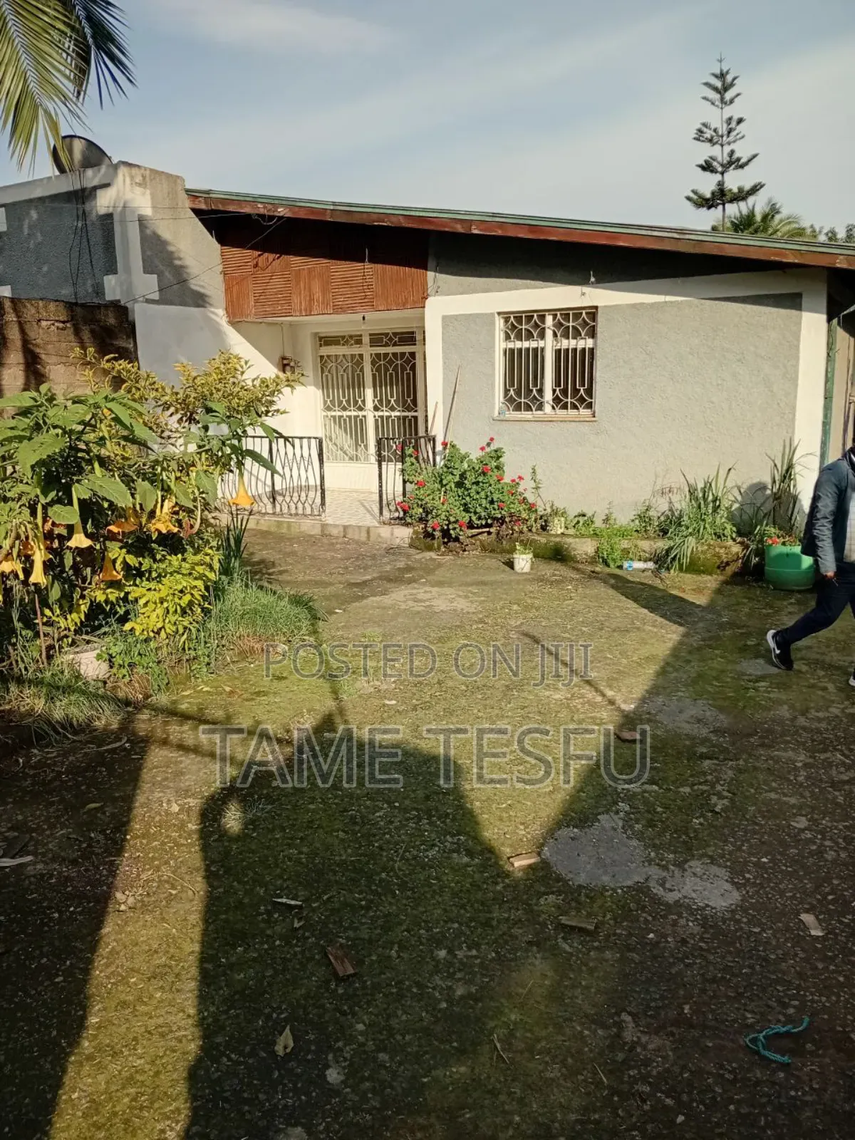 Furnished 3bdrm Villa in 02, Yeka for sale