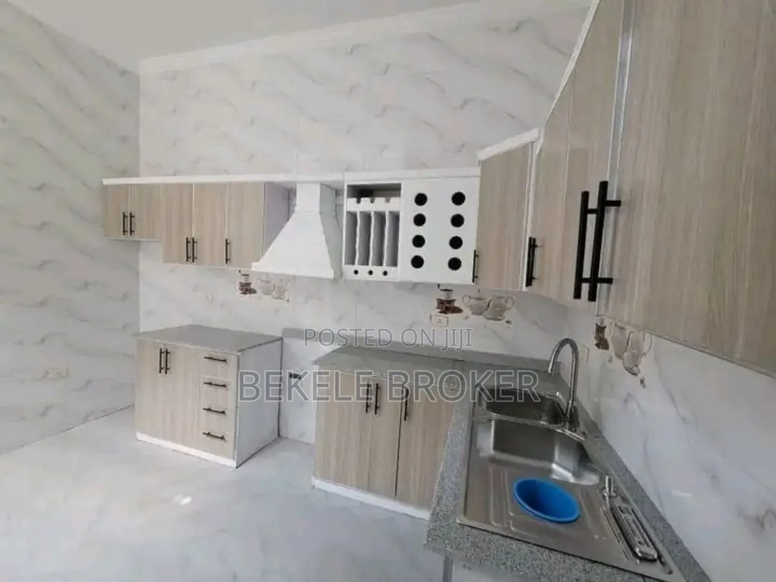 Furnished 5bdrm Villa in ቪለ ቤት, Bole for sale