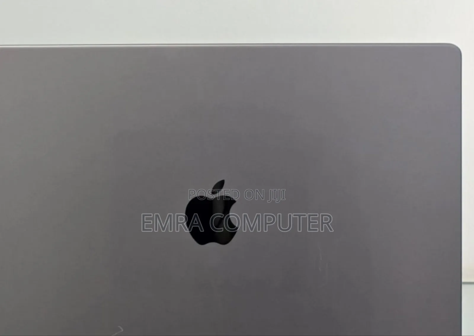 New Laptop Apple MacBook Pro M1 16GB Apple M2 SSD 512GB