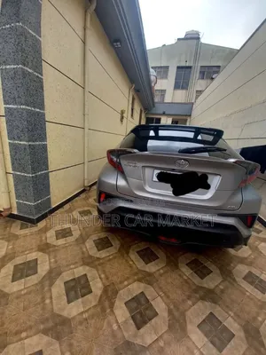 Toyota C-HR 2017 Silver