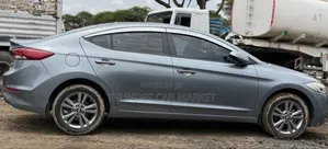 Hyundai Elantra 2017 Silver