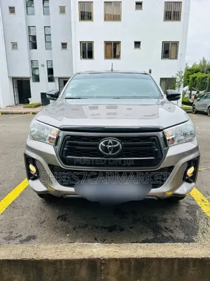 Photo - Toyota Hilux 2.4 Diesel 2020 Gold